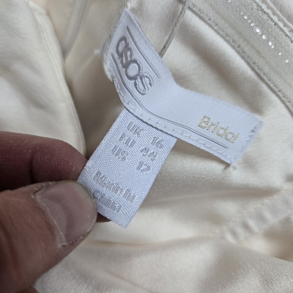 ASOS | Curve Beatrice Bardot Drape Wedding Dress in Ivory (off white) sz 12 - Picture 8 of 13